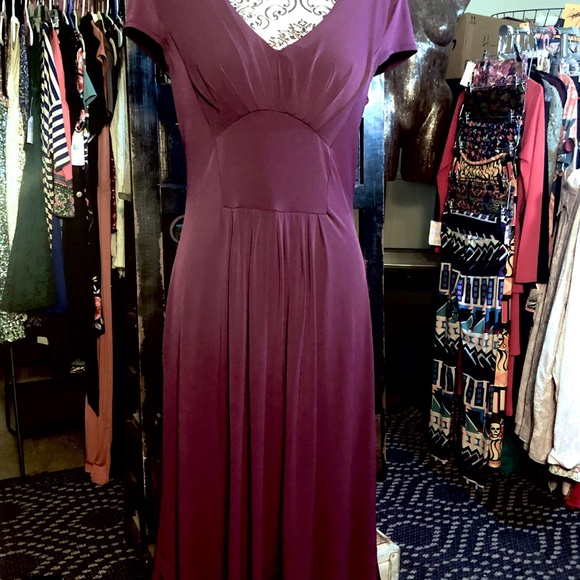 Vtg Y2K BISOU BISOU Dk Plum Stretch Knit Short Sleeve Pleated Front Midi Dress~6 - Picture 4 of 10